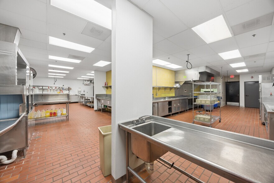 More Photos Of 2540 Park Ave, Minneapolis Schools For Sale