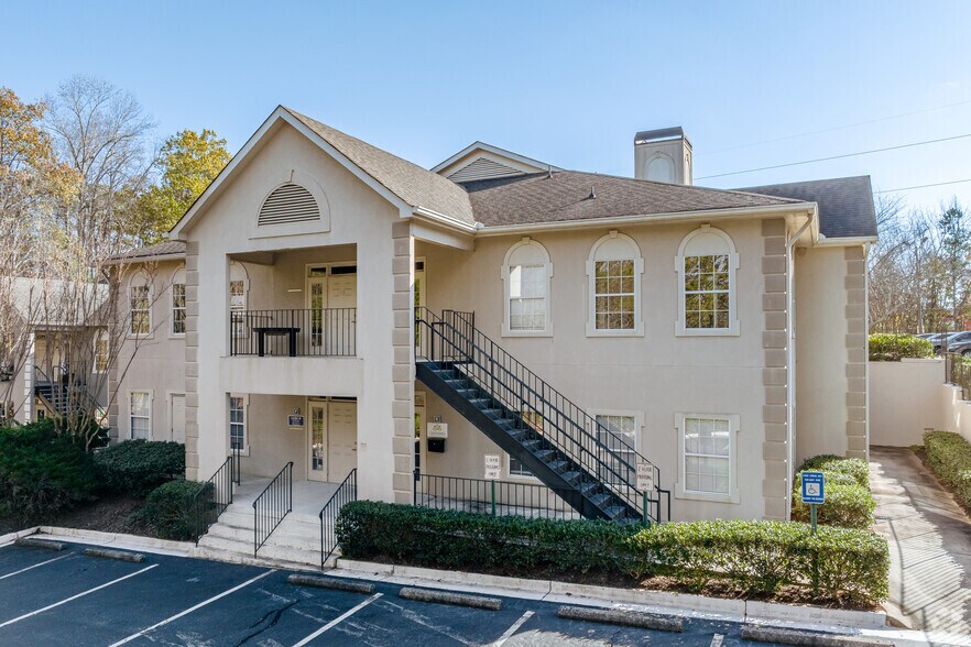 More Photos Of 1250 Upper Hembree Rd, Roswell Medical For Lease