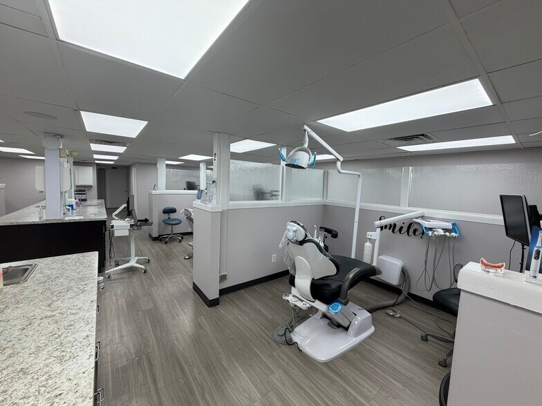More Photos Of 5703 Martin Luther King Blvd, Houston Medical For Sale
