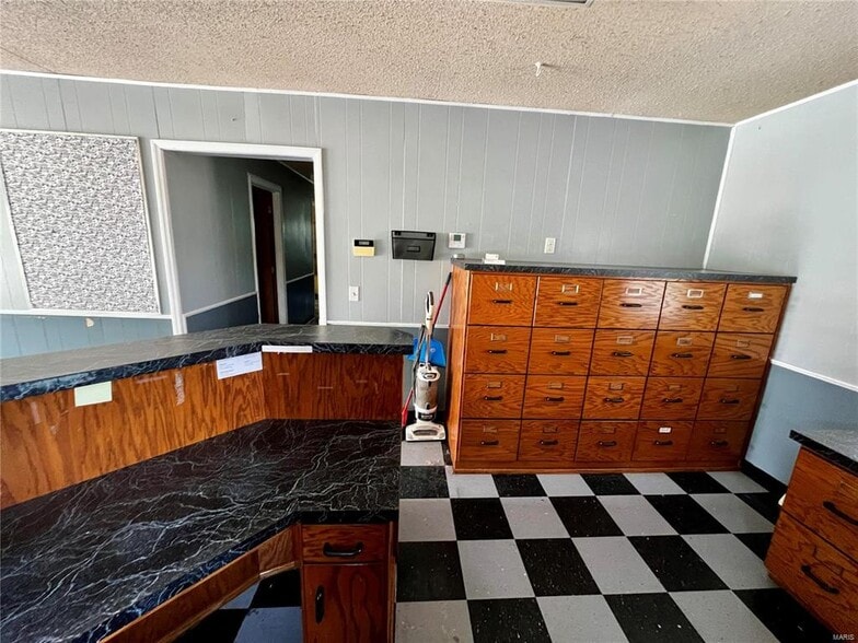 More Photos Of 22199 Highway Y, Saint Robert Medical For Sale