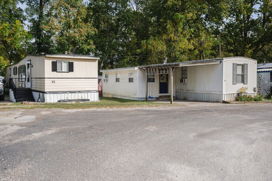 More Photos Of 225 S Barnett, Nauvoo Multifamily For Sale