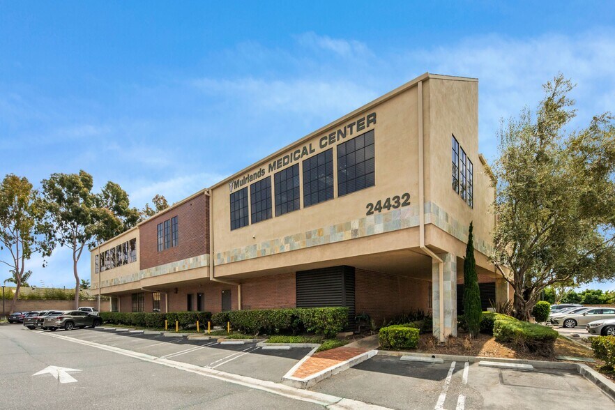 Primary Photo Of 24432 Muirlands Blvd, Lake Forest Medical For Lease