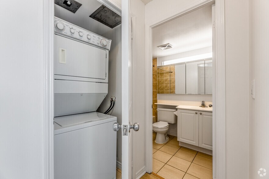 More Photos Of 925 Bay St, Toronto Apartments For Lease