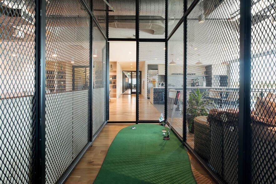 More Photos Of 5049 Edwards Ranch Rd, Fort Worth Coworking Space