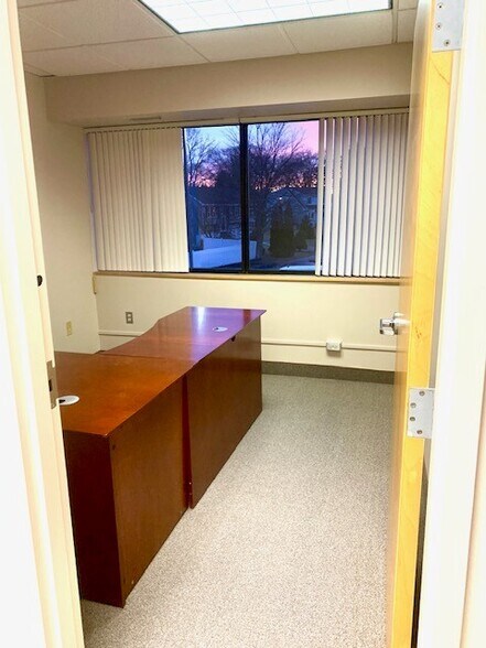 More Photos Of 495 Old Connecticut Path, Framingham Office For Sale
