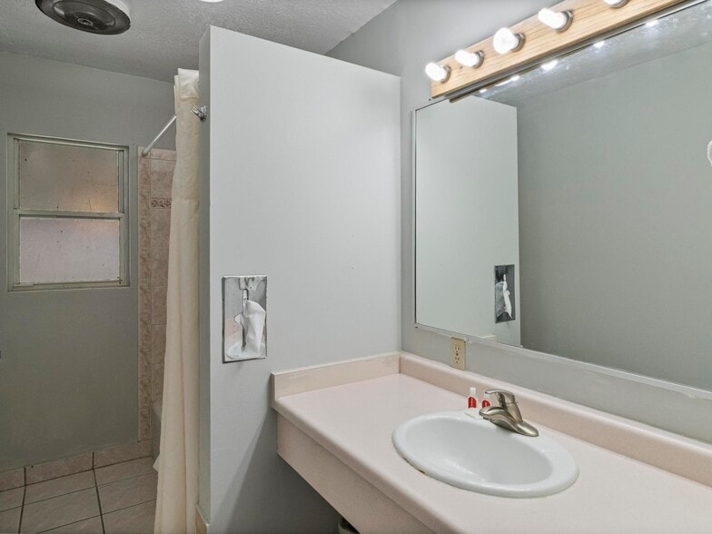 More Photos Of 180 E Center St, Panguitch Hotel For Sale