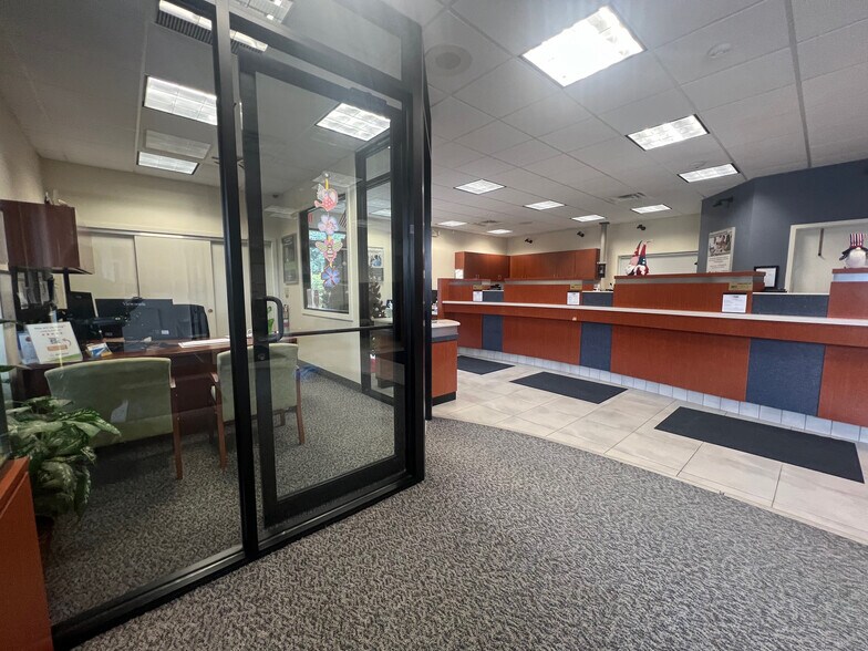 More Photos Of 71 Boston Post East Rd E, Marlborough Freestanding For Lease