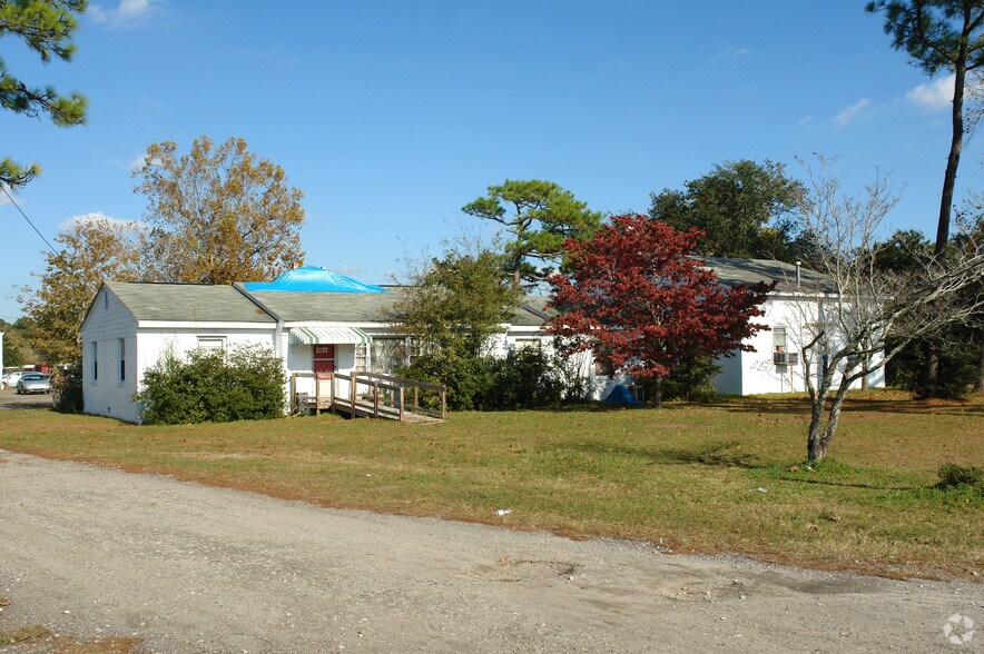 More Photos Of 408 Village Rd NE, Leland Office Residential For Sale