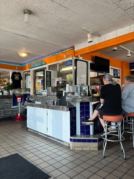 More Photos Of 59 Saint Mihiel Dr, Riverside Restaurant For Sale