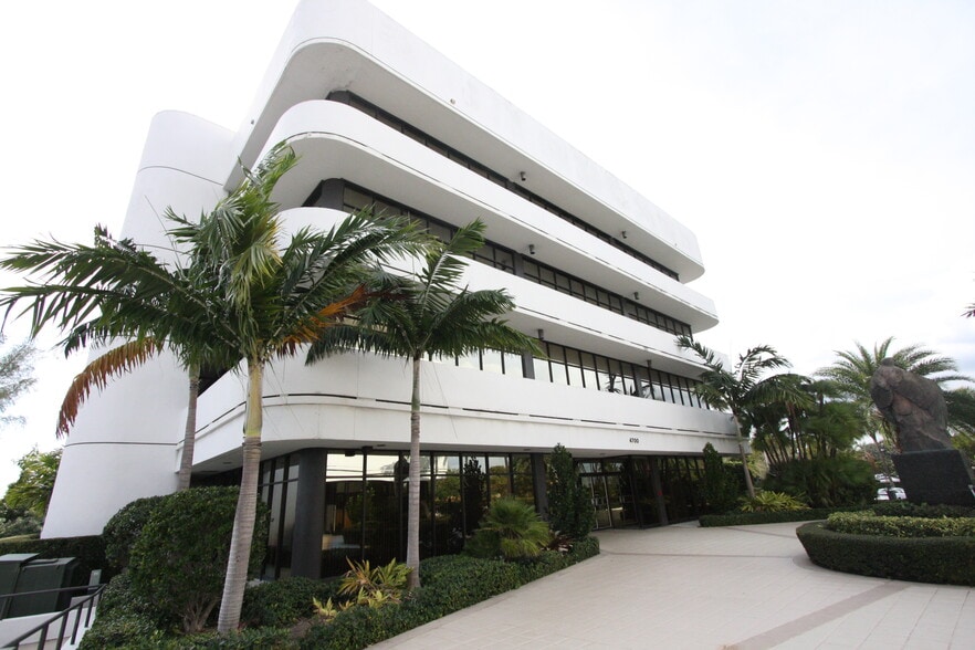 More Photos Of 4700 NW 2nd Ave, Boca Raton Office For Sale