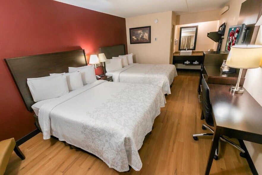More Photos Of 1813 Crestwood Blvd, Irondale Hotel For Sale