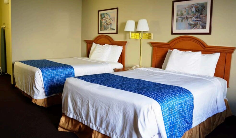 More Photos Of 9645 Natural Bridge Rd, Saint Louis Hotel For Sale