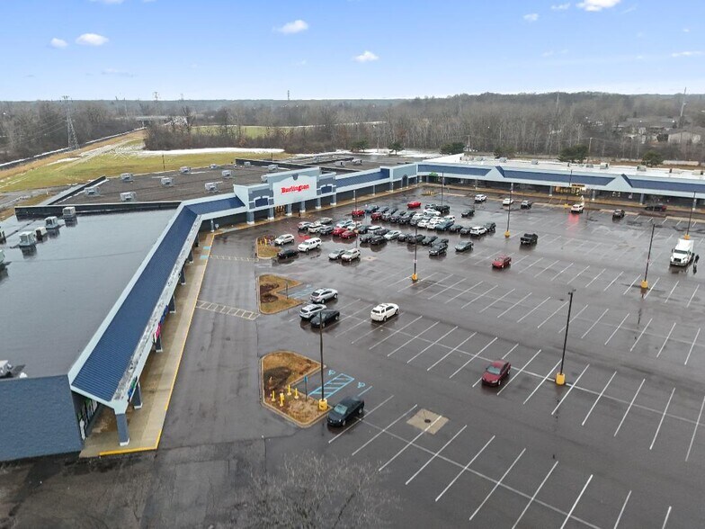 Primary Photo Of 22263-22323 Eureka, Taylor Unknown For Lease