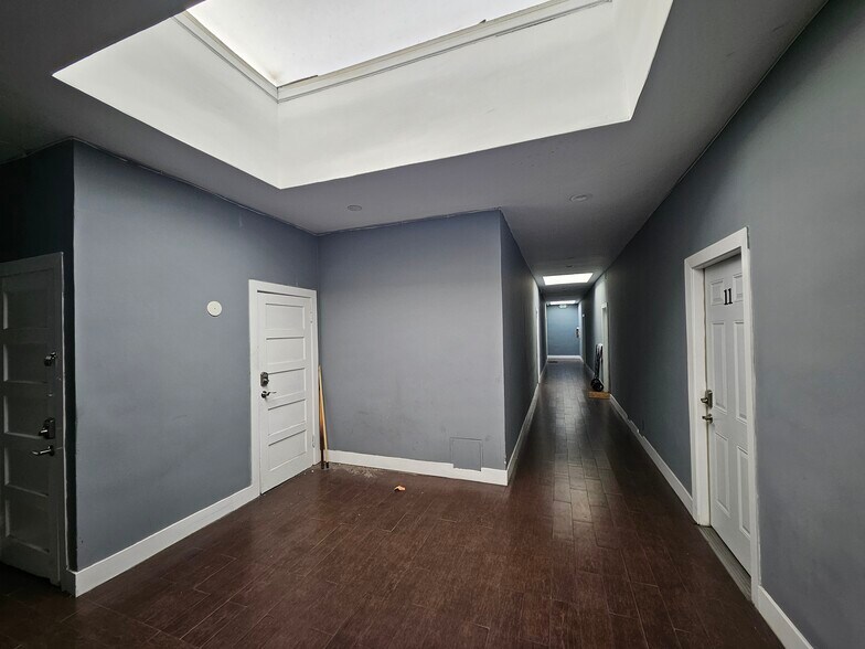 More Photos Of 2500 W Pico Blvd, Los Angeles Storefront Retail Residential For Sale