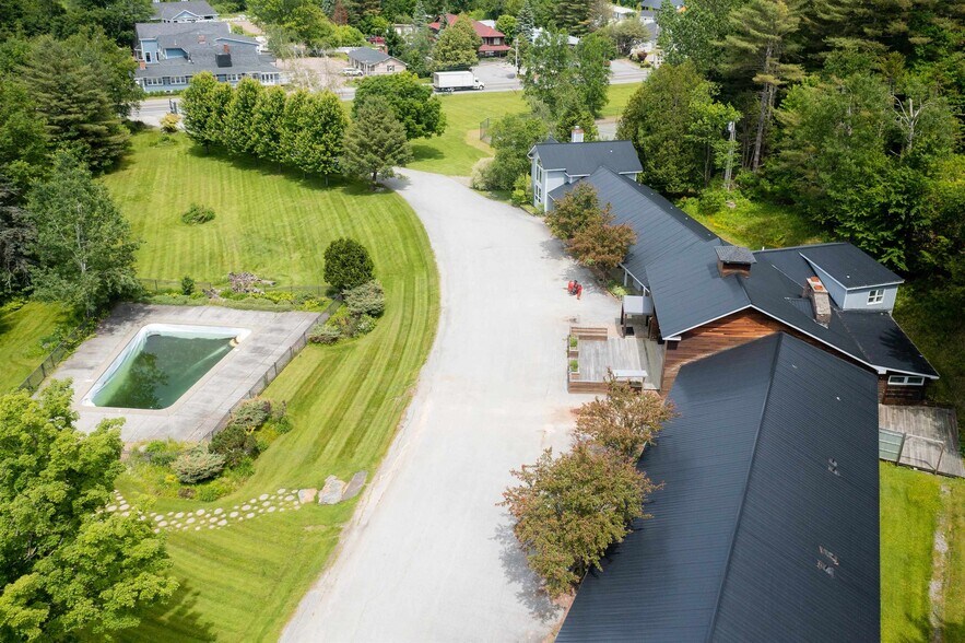 More Photos Of 1007 Mountain Rd, Stowe Hotel For Sale