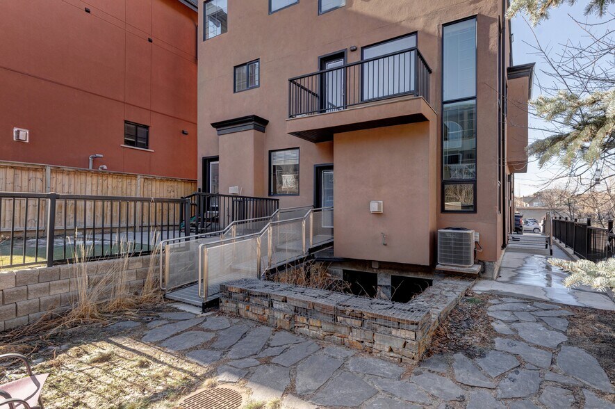 More Photos Of 1812 14A St SW, Calgary Office Residential For Sale