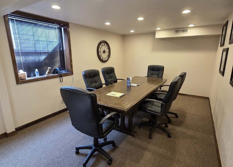 More Photos Of 516 Hansen St E, Twin Falls Office For Sale