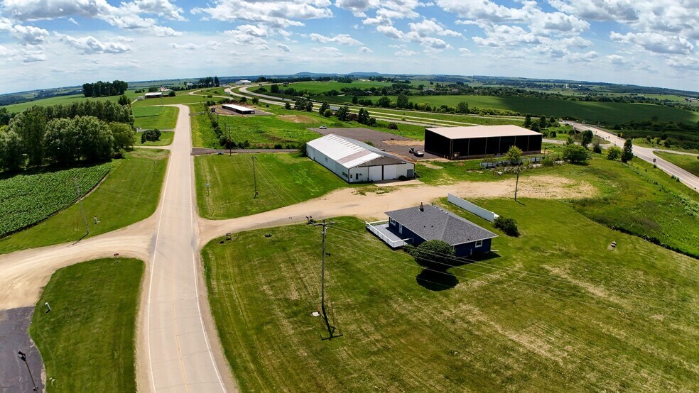 More Photos Of 674 County Road O, Mineral Point Warehouse For Sale