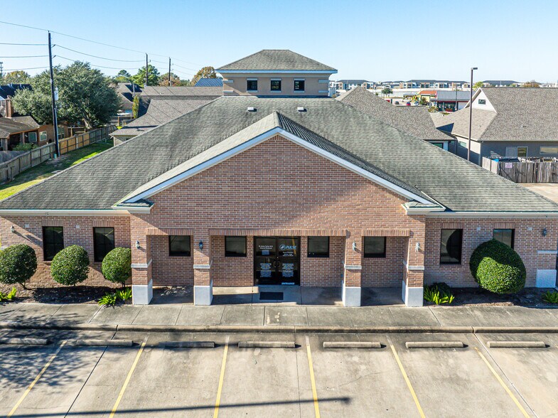 More Photos Of 714 S Peek Rd, Katy Medical For Lease