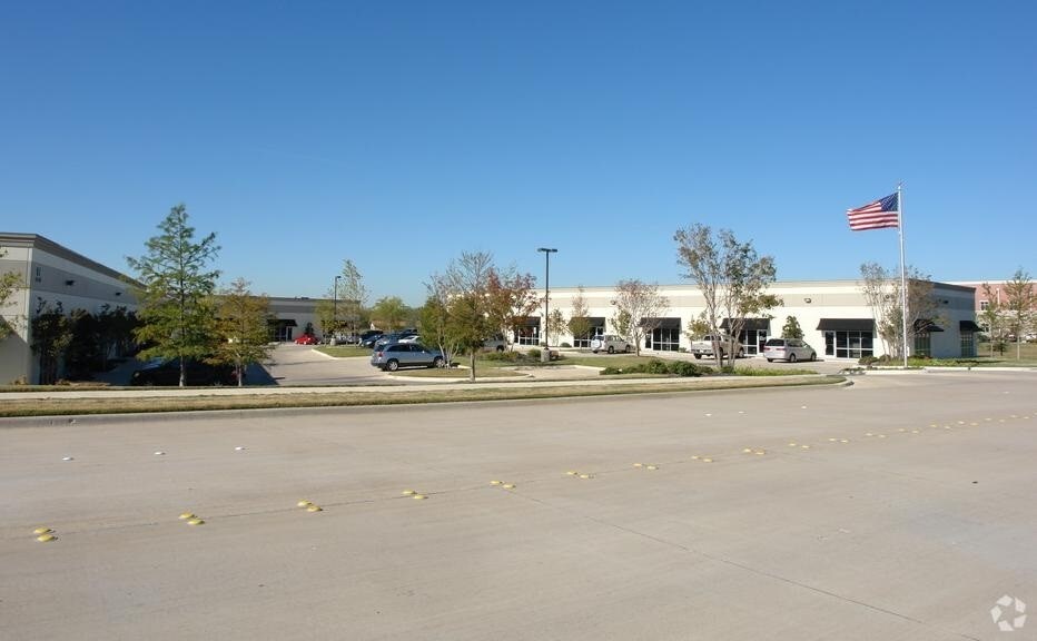 More Photos Of 99 Regency Pky, Mansfield Office For Lease