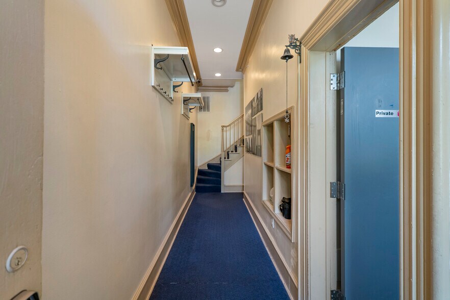 More Photos Of 1010 Pennsylvania Ave SE, Washington Hospitality For Sale