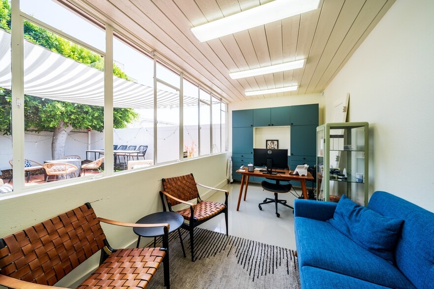 More Photos Of 204 Riverside Ave, Newport Beach Storefront Retail Office For Sale