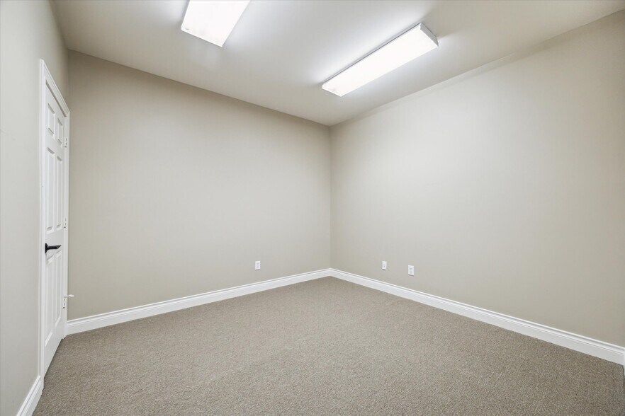 More Photos Of 435 Mason Park Blvd, Katy Loft Creative Space For Sale