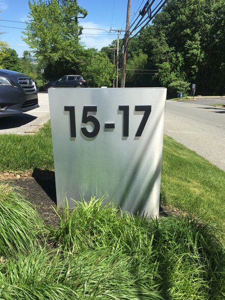 Primary Photo Of 15 Industrial Blvd, Paoli Medical For Lease