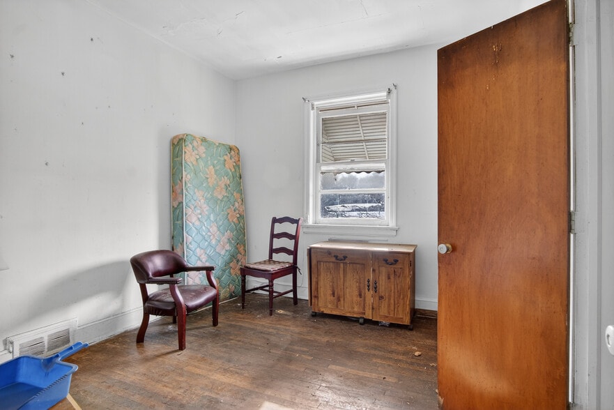 More Photos Of 1010 S Garnett St, Henderson Hotel For Sale