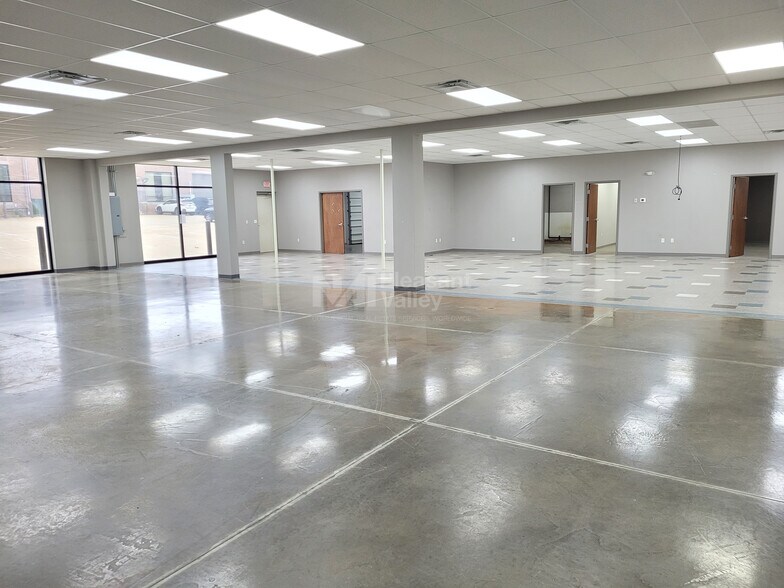 More Photos Of 3755 Boettler Oaks Dr, Uniontown Light Manufacturing For Lease