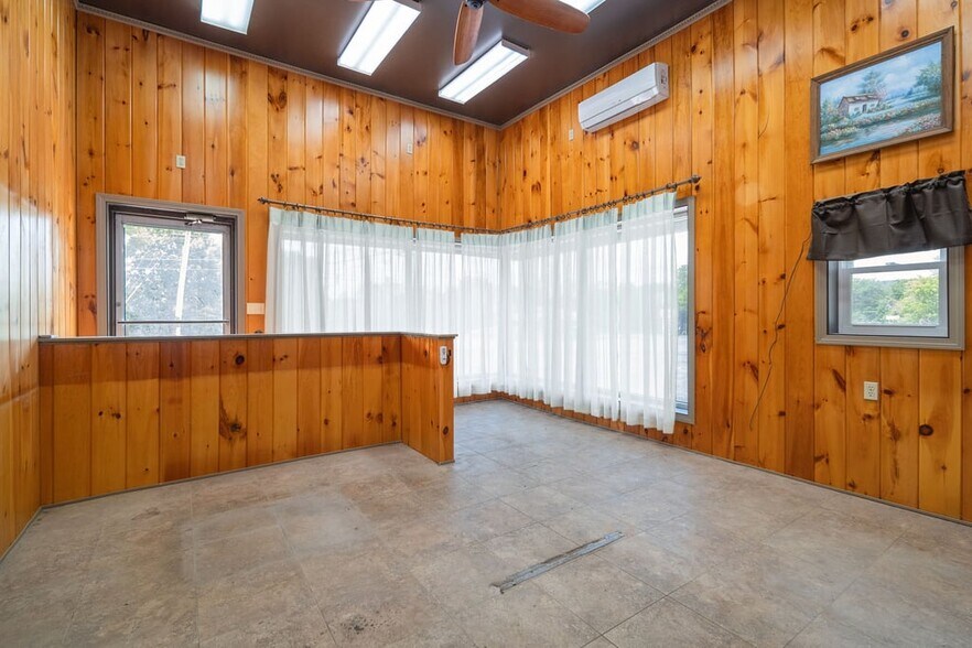 More Photos Of 3585 US-20, Sloansville Freestanding For Sale