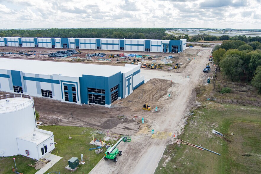 More Photos Of Pace Rd, Auburndale Unknown For Lease