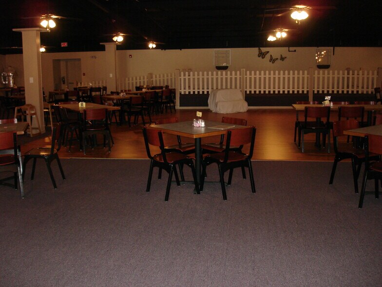 More Photos Of 335 College Ave, Boiling Springs Restaurant For Lease