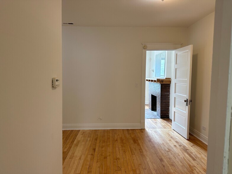 More Photos Of 706 Green Bay Rd, Glencoe Storefront Retail Office For Lease