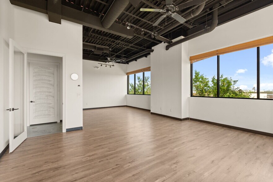 More Photos Of 6514 Highway 90A, Sugar Land Medical For Sale