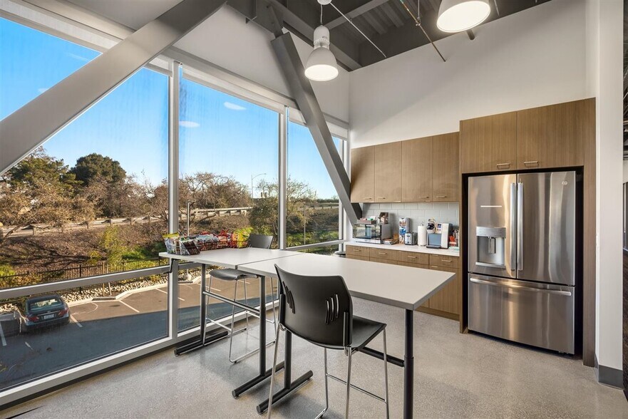 More Photos Of 1629 Main St, Redwood City Office For Lease