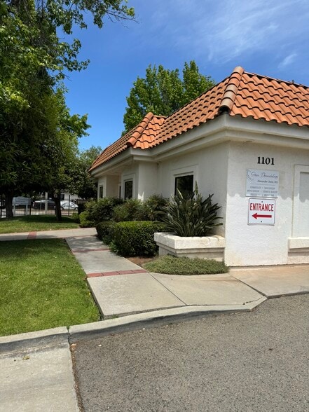 More Photos Of 1101 E Pennsylvania Ave, Escondido Medical For Sale