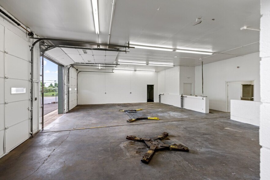 More Photos Of 8364 Easton Rd, Ottsville Auto Dealership For Sale