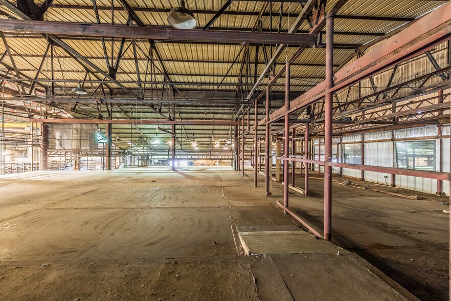 More Photos Of 700 E Texas Ave, Rayne Warehouse For Sale