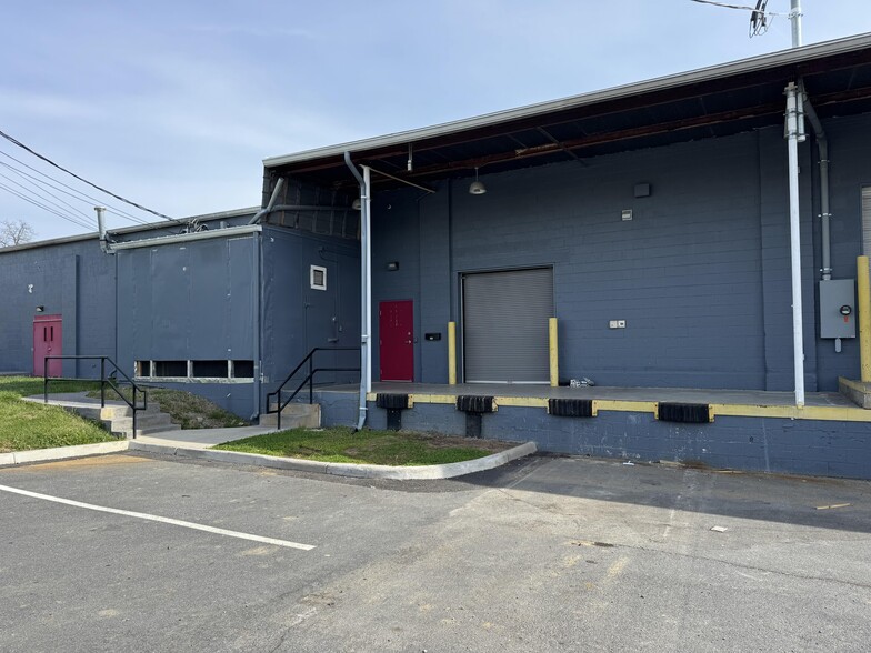 More Photos Of 205 Brick Kiln Rd, Winchester Warehouse For Sale