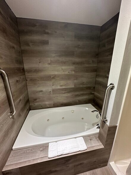 More Photos Of 20 Swenson Way, Dillon Hotel For Sale