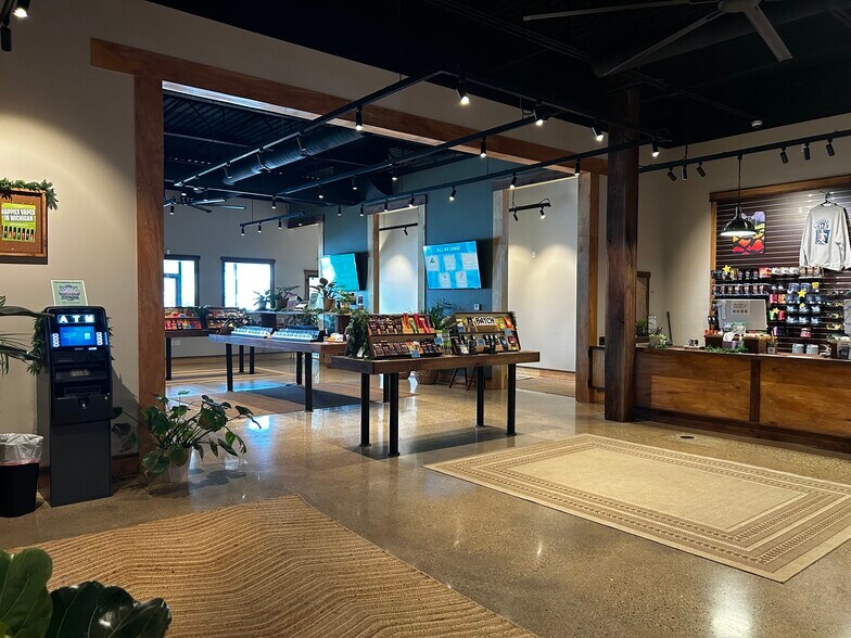 More Photos Of 4114-4120 W Stadium Dr, Kalamazoo Freestanding For Sale