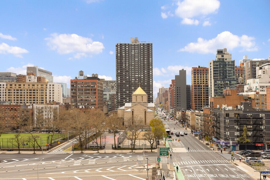 More Photos Of 303 E 37th St, New York Apartments For Sale