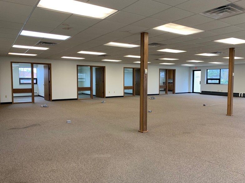 More Photos Of 4240 Hickory Ln, Sioux City Office For Lease