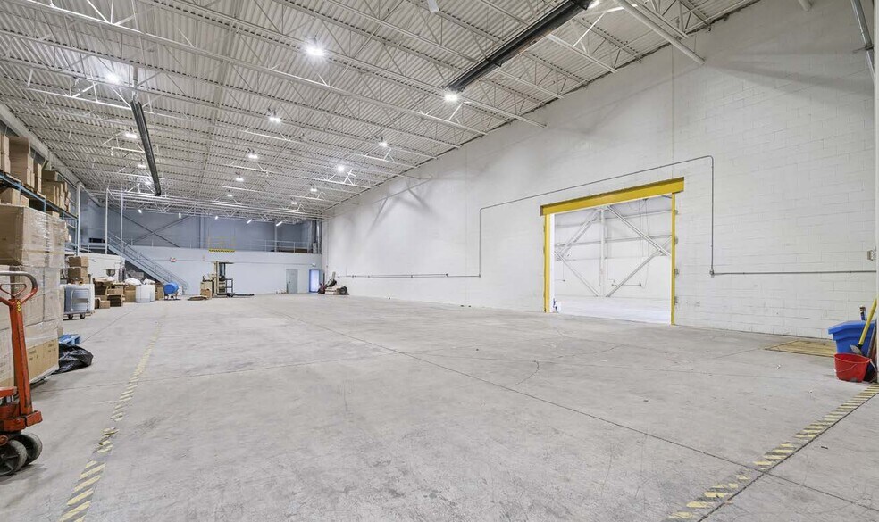 More Photos Of 1250 Kerrisdale Blvd, Newmarket Warehouse For Sale