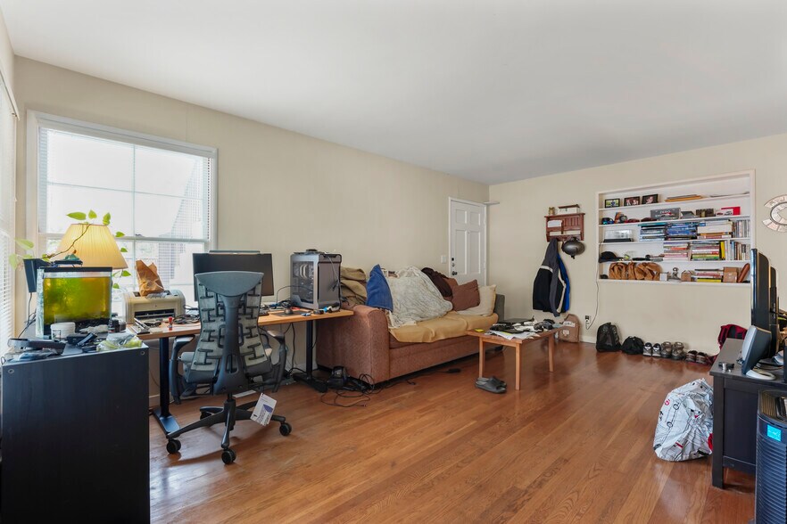 More Photos Of 2745 Byron St, Palo Alto Multifamily For Sale
