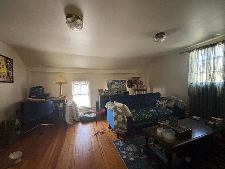 More Photos Of 44 Main St, Great Barrington Office For Sale