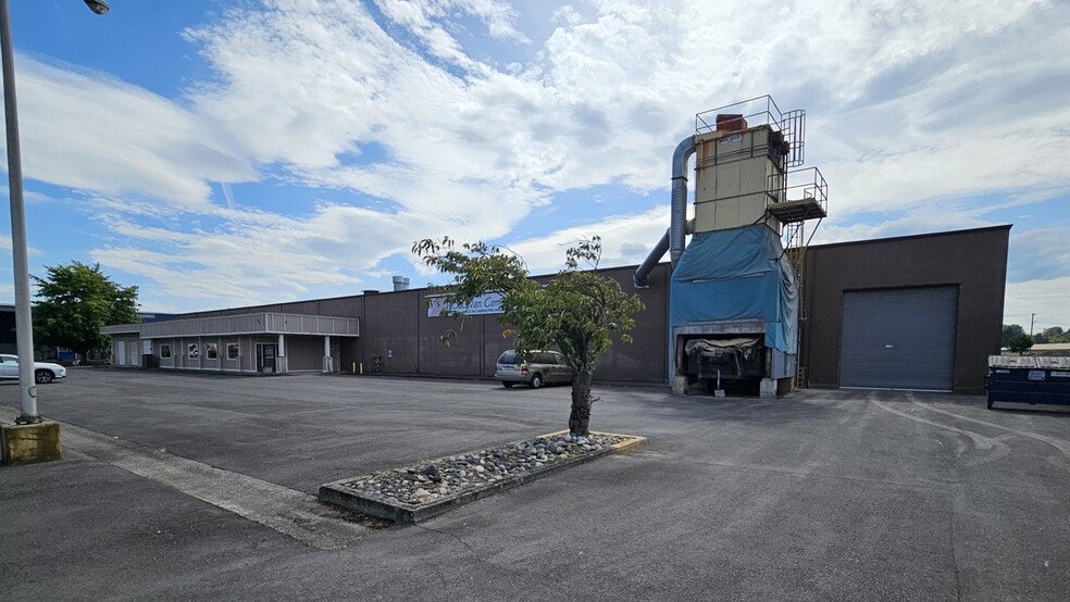 More Photos Of 2219 Talley Way, Kelso Industrial For Sale