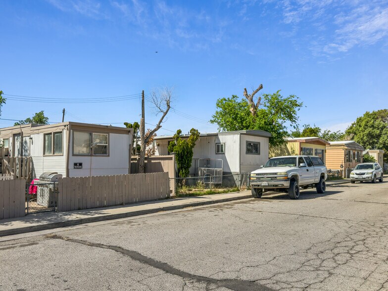 More Photos Of 535 W Atkins Ave, Ridgecrest Manufactured Housing Mobile Home Park For Sale