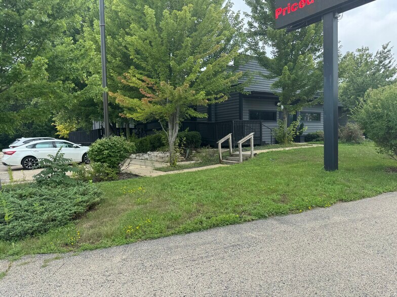 More Photos Of 32400 Geneva Rd, Salem General Retail For Sale